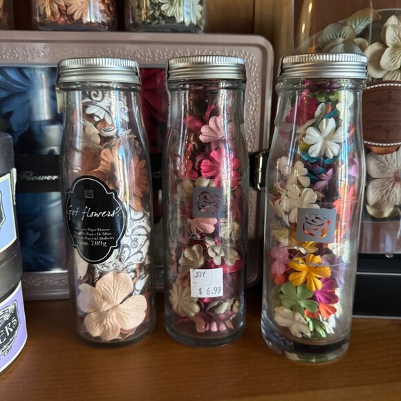 Flower Embellishments Papercrafting/Scrapbooking/Memory Keeping - 14 Containers - Picture 5 of 14